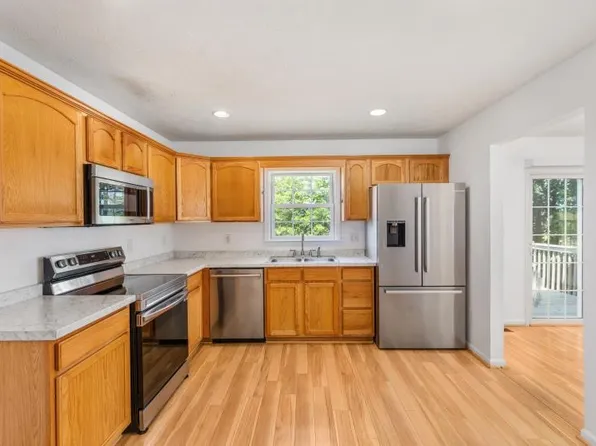395 Stonewall St, Strasburg, VA 22657