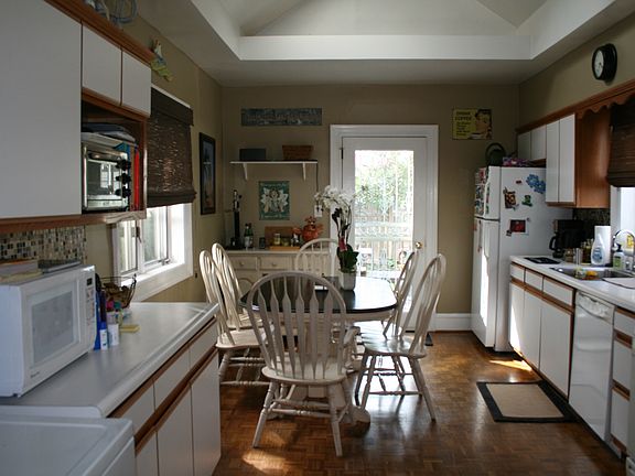 Kitchen with wood parquet