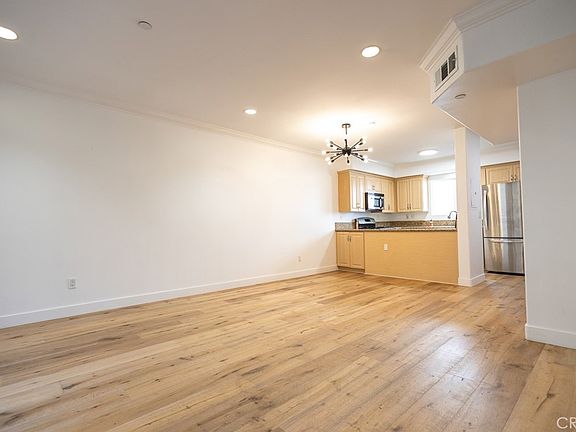 3rd image of 364 W Wilson Ave APT 3
