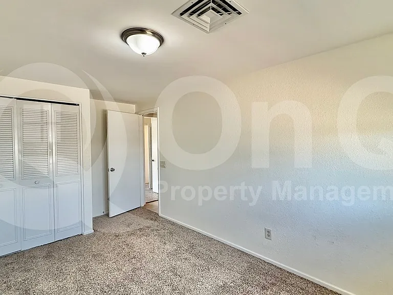 3602 N 72nd Ln — Photo 12