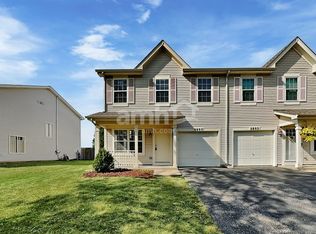 2805 Cantore Rd, Naperville, IL 60564