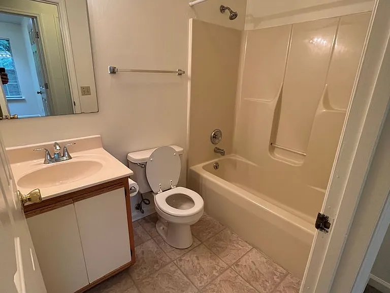 888 Patrick Henry Dr — Photo 23
