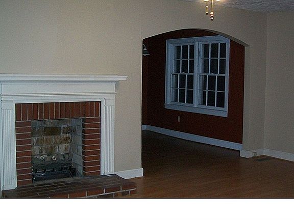 3rd image of 321 Park Ave