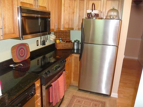 3rd image of 242 Barrow St #205