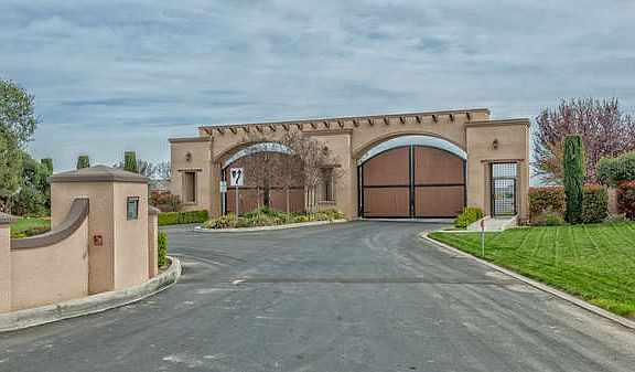 2nd image of 13890 Serrano Pl