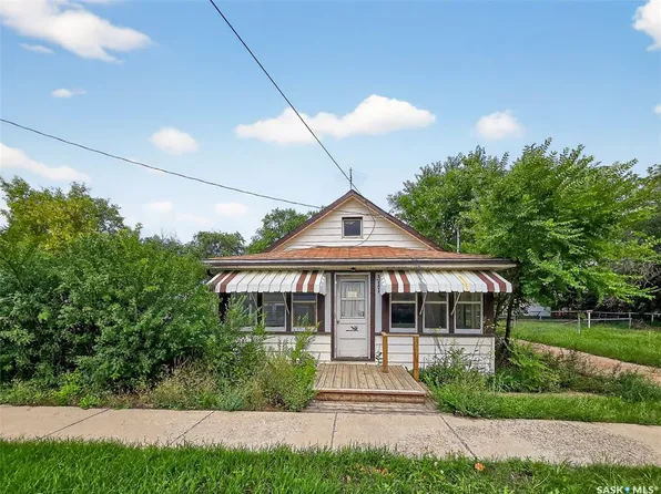 311 3rd STREET, Chaplin, SK S0H 0V0