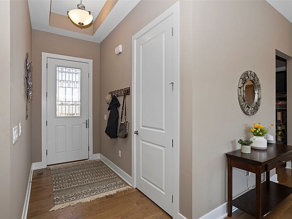 2nd image of 6106 Aspen Dr