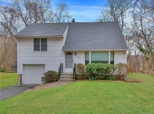 18 McKinley St, Pearl River, NY 10965