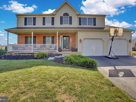 4th image of 1061 Boeshore Cir