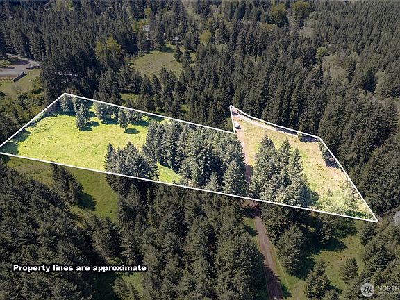 4th image of 211 Sugarpine Road