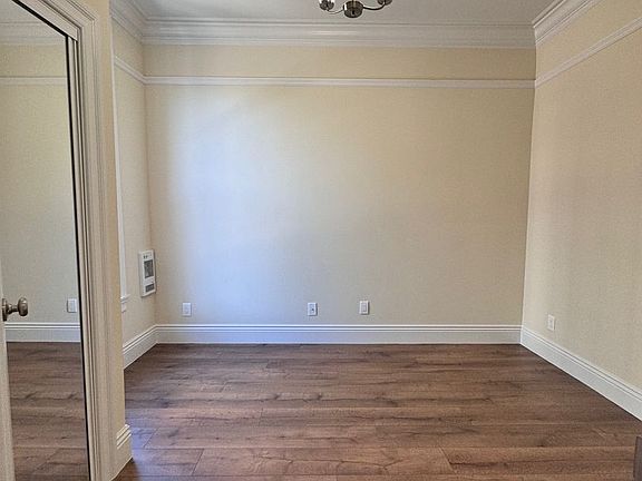 5th image of 276 Oak St #277