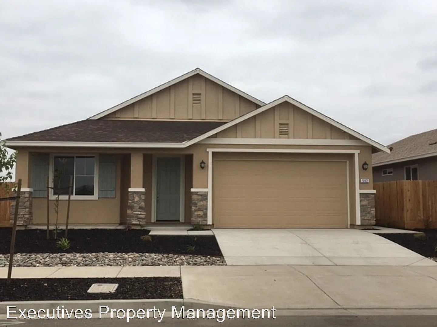 502 Samuel Way photo 1