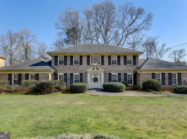 2232 Forestglade Dr, Stone Mountain, GA 30087