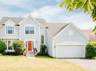 104 Riverwalk Ln, Port Barrington, IL 60010