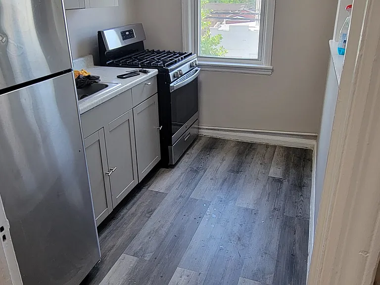 Ridley Town Manor — Photo 3