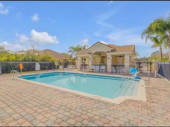 2nd image of 454 Venetian Villa Dr