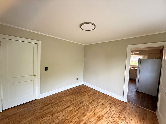 4th image of 2311 Central Dr