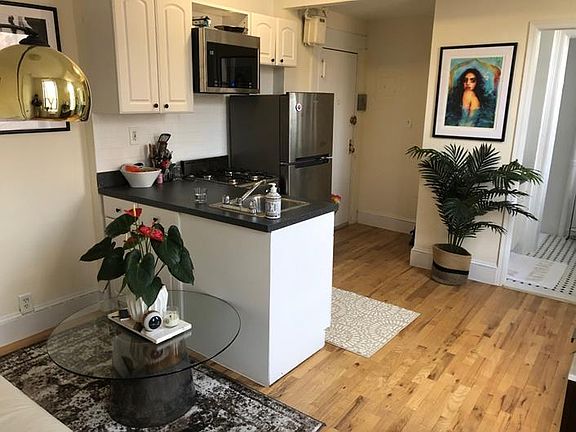 2nd image of 195 Bleecker St #19
