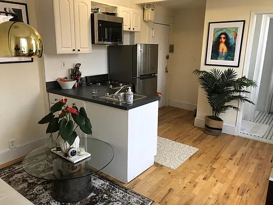 Rented by Buchbinder & Warren | media 3