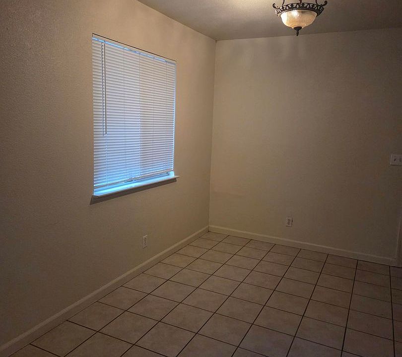 1st image of 1133A Le Brun Ln