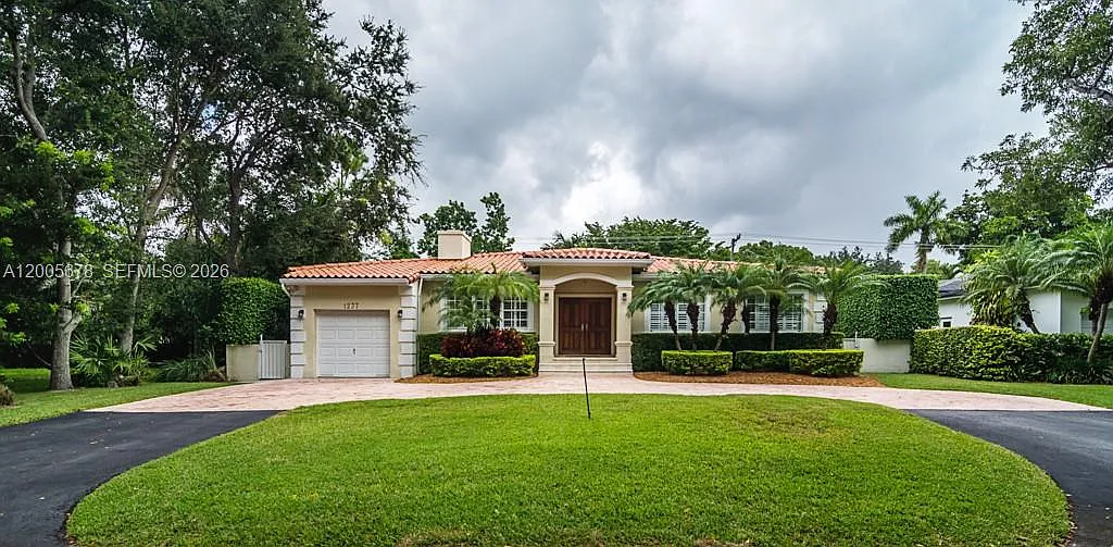 Building Photo - 1237 Aduana Ave