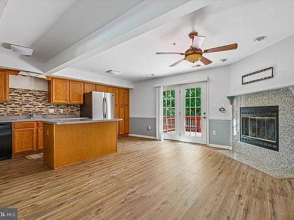 3rd image of 1323 Lindsay Ln