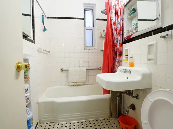 63-45 Saunders Street image 14 of 21