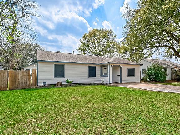 2nd image of 7426 Carrie Ln