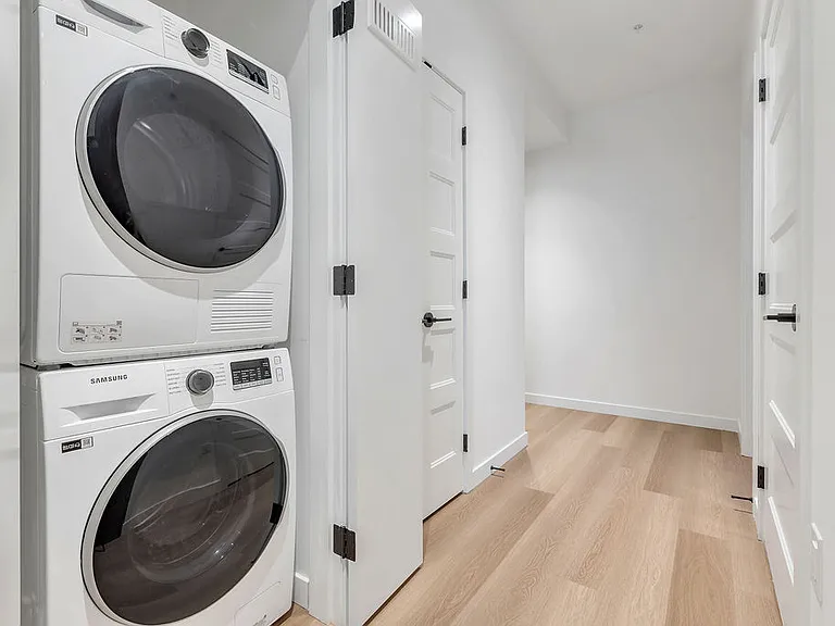 3455 Hastings St E — Photo 70
