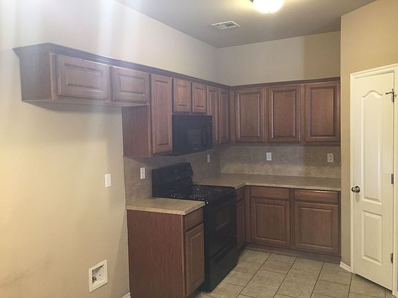 5th image of 4512-14 SE 77th St
