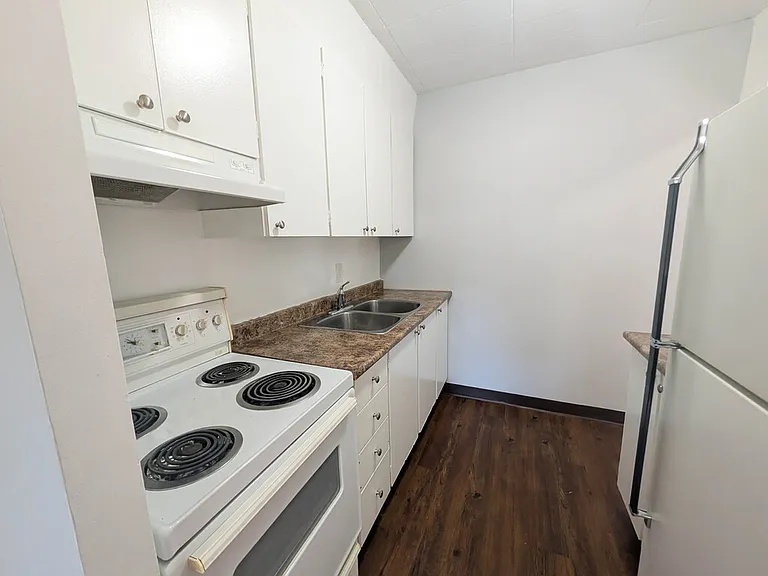 2B Arlington Ave #104 — Photo 7