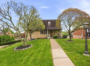 621 Portia Dr, Pittsburgh, PA 15236