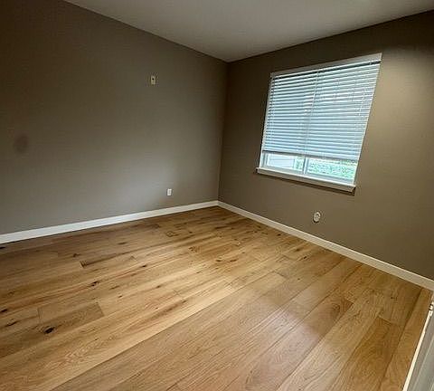 4th image of 3500 E Lake Sammamish Pkwy SE Unit 1-202