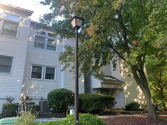 3rd image of 5403 Birch Cir