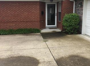 7507 Autumn Pointe Dr, Louisville, KY 40214