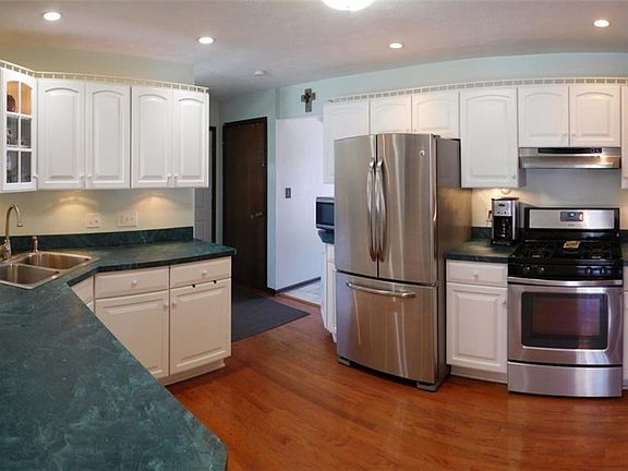 4th image of 19126 Windward Way