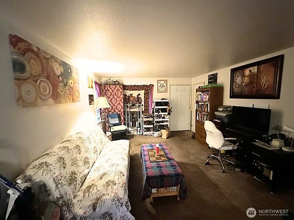 5th image of 2903 E Union Street