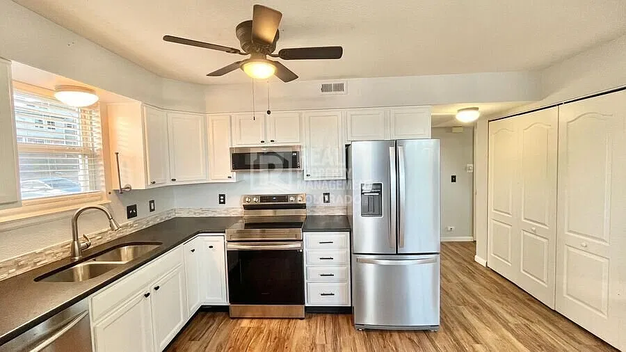 Bright & Spacious 2-Bedroom Condo with Mountain Views in Lakewood Vista! — Photo 3
