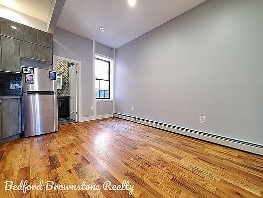 2nd image of 984 Dumont Ave APT 2R