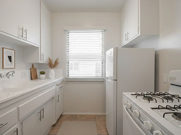 5th image of 10300 National Blvd APT 9
