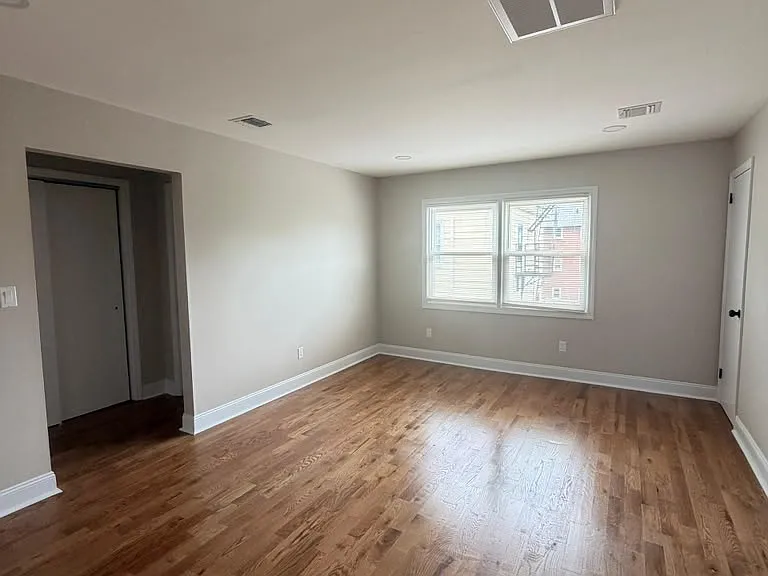 442 S Broad St #6 — Photo 2