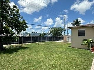 4th image of 1635 NW 1st Ave