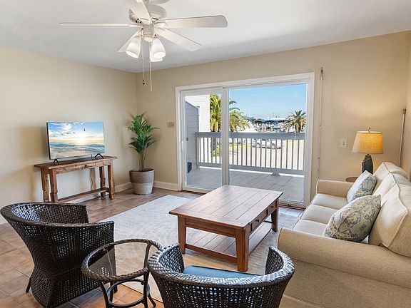 4th image of 411 Admiral Craik Dr #1