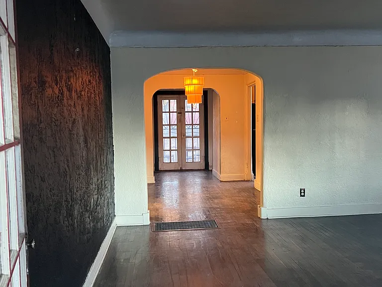 140 Girard Blvd NE — Photo 6