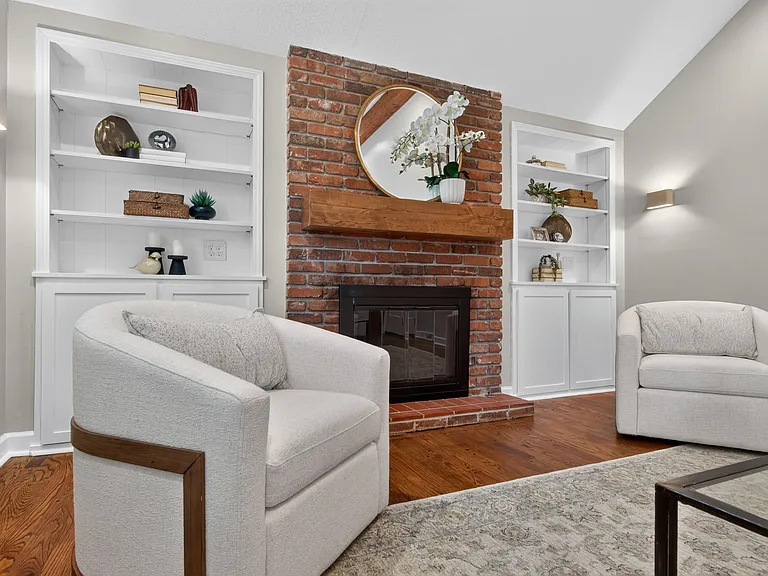 6232 Woodson Rd — Photo 5