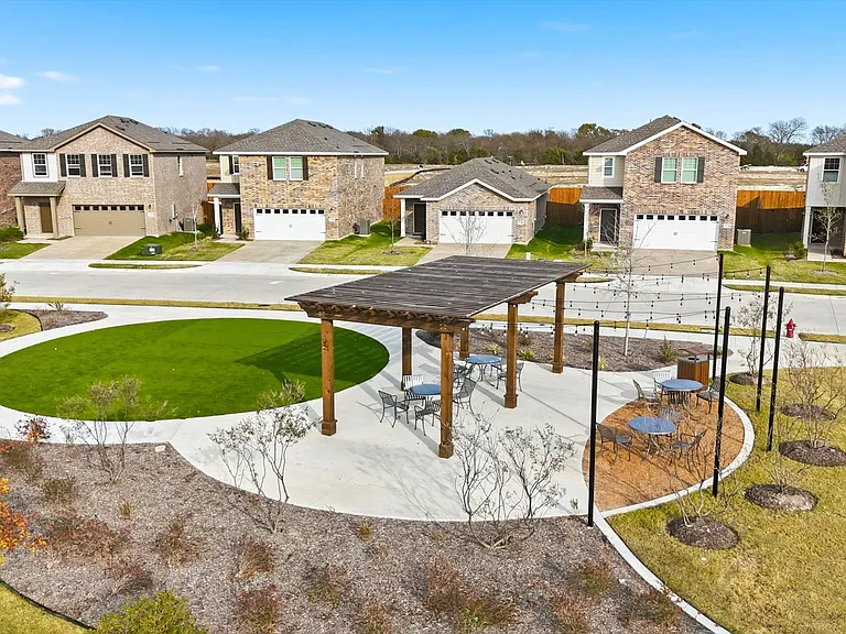2106 Meadow Park Dr — Photo 40