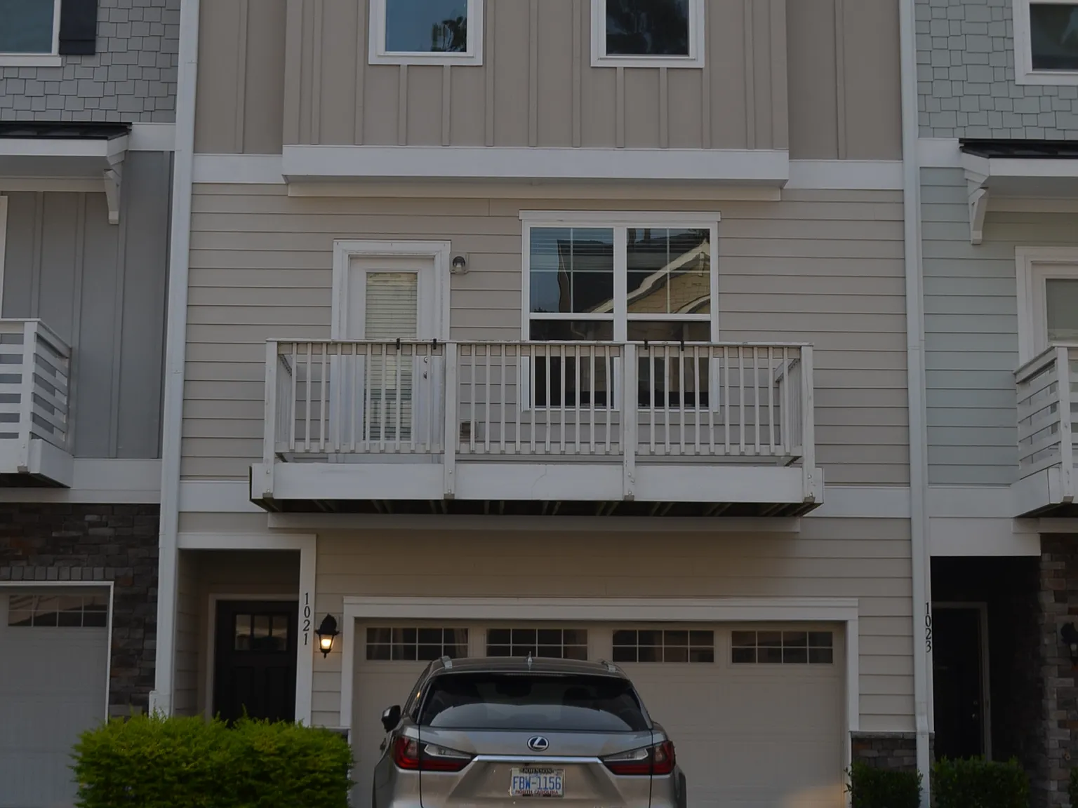 4 bed, 3.5 bath, 2275 sqft, $2,300 — Photo 4
