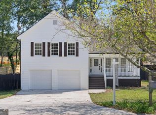 1220 Burning Bush Dr, Loganville, GA