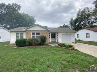 2005 SW McAlister Ave, Topeka, KS 66604