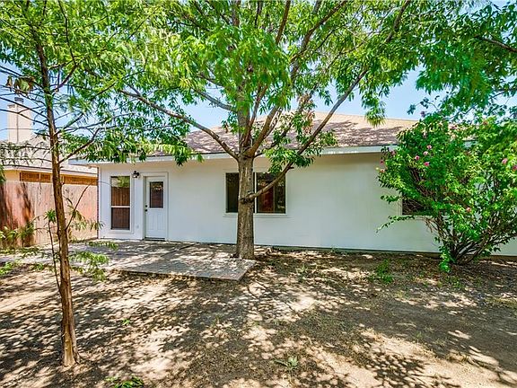 5th image of 321 Texas Dr